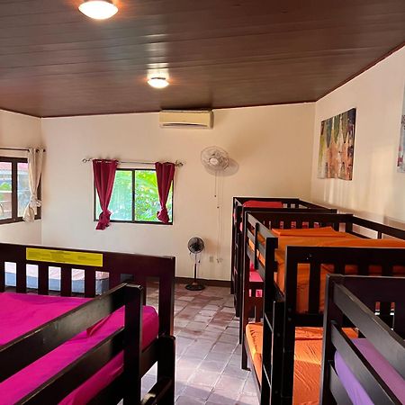 Solid Surf Camp Hostel Nicaragua Transito Екстер'єр фото