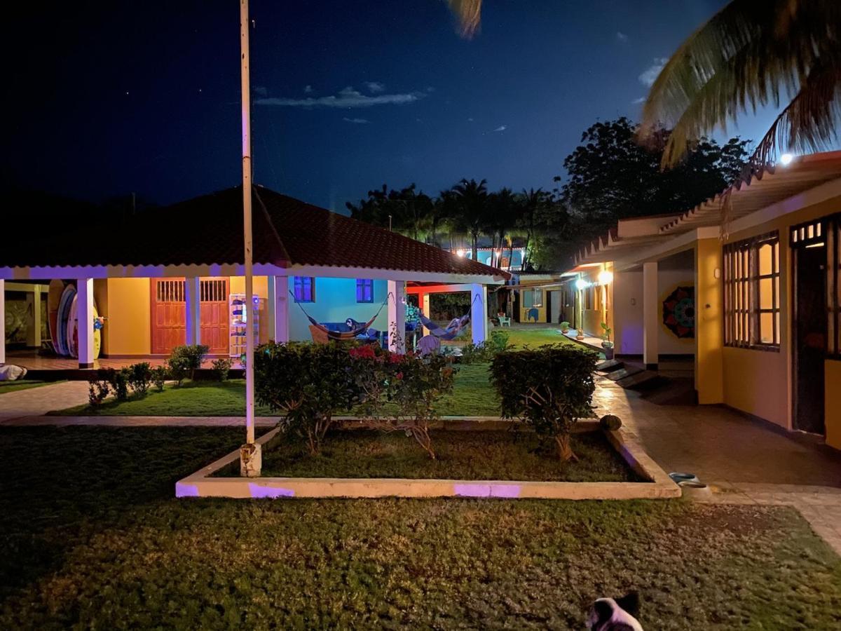 Solid Surf Camp Hostel Nicaragua Transito Екстер'єр фото