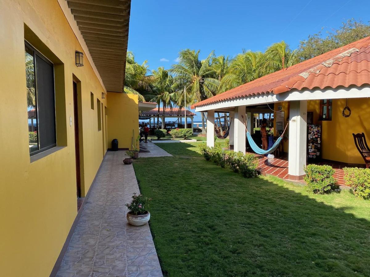 Solid Surf Camp Hostel Nicaragua Transito Екстер'єр фото